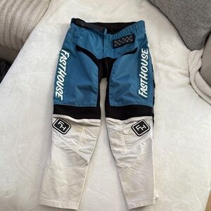 Fasthouse motocross pants - size 26
Lightly worn